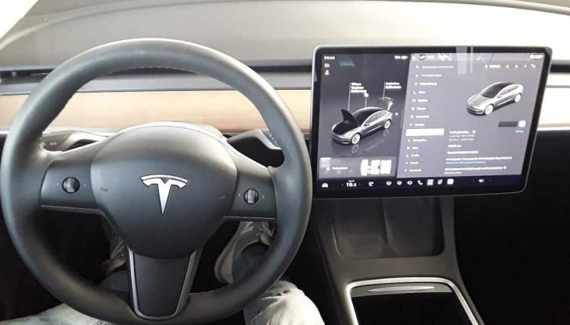 Tesla Model 3 Long Range Dual AWD 2