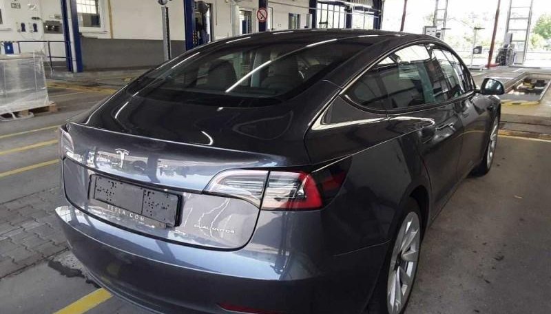 Tesla Model 3 Long Range Dual AWD 8