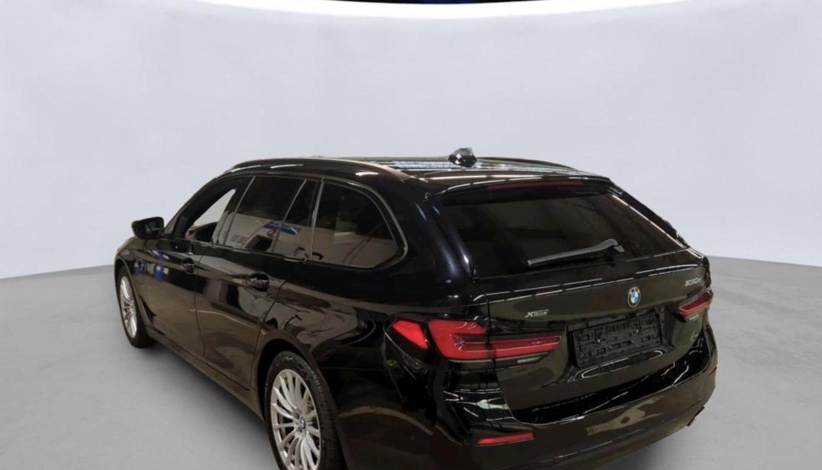 BMW 5 e T xDrive LEDER/COCKP-PRO/KAM/AHK/4xSHZ 5