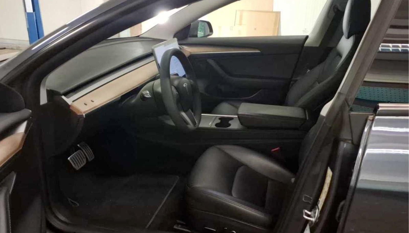 Tesla Model 3 Performance Dual AWD 3