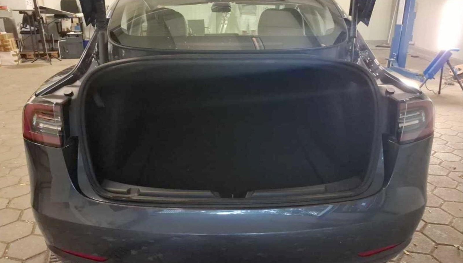 Tesla Model 3 Performance Dual AWD 7