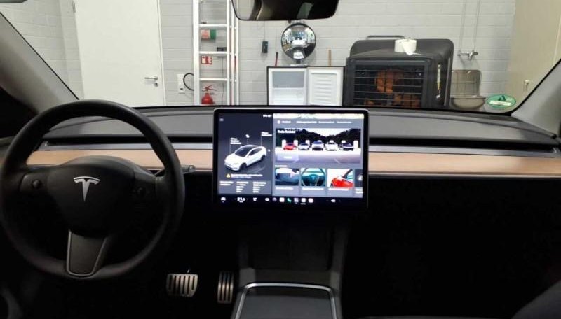 Tesla Model Y Performance Dual AWD 4