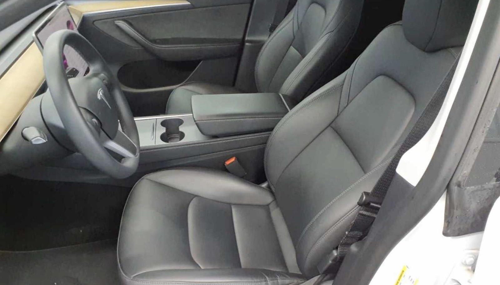 Tesla Model Y Basis RWD 4