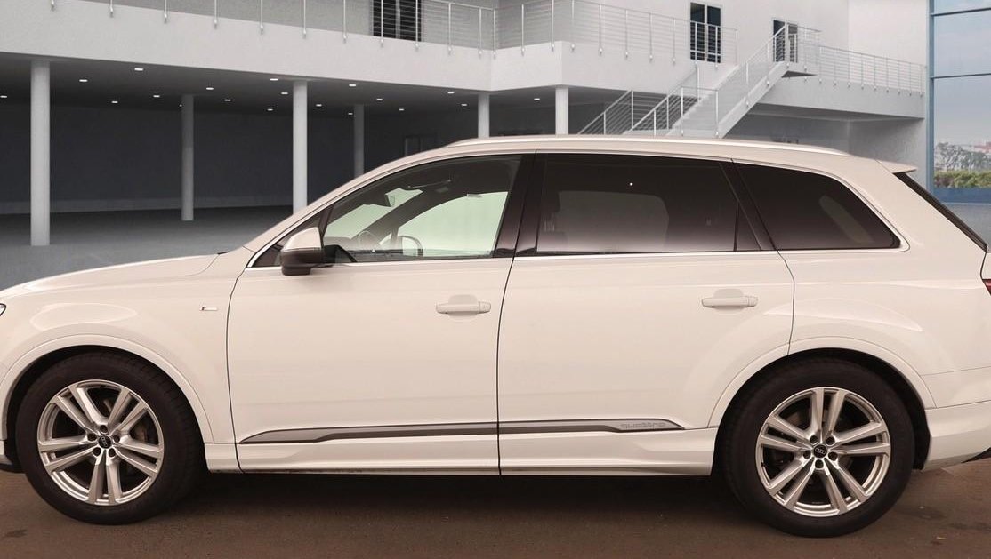 Audi Q7 S-Line 8