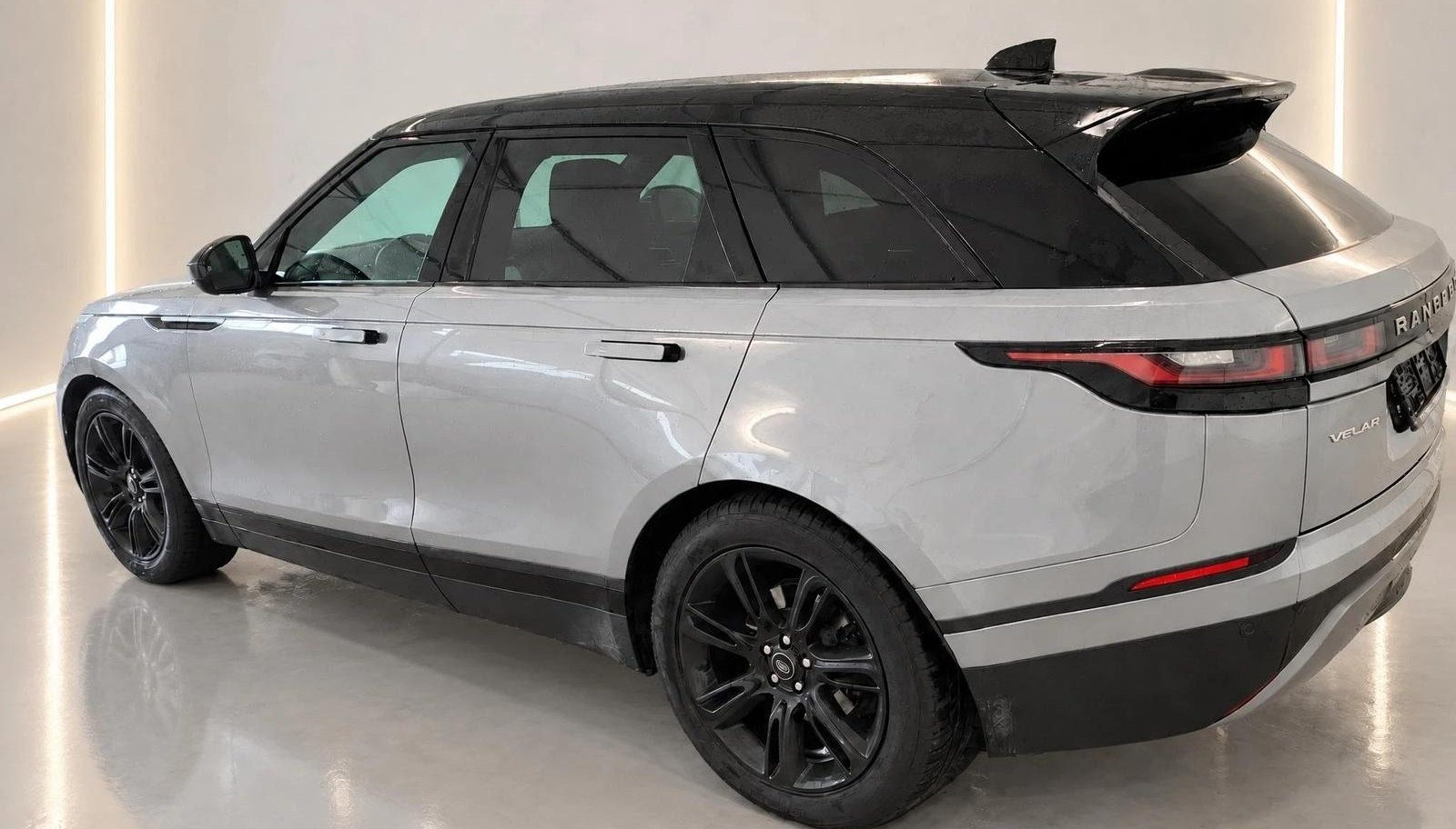 Land Rover Range Rover Velar D300 SE AWD 3