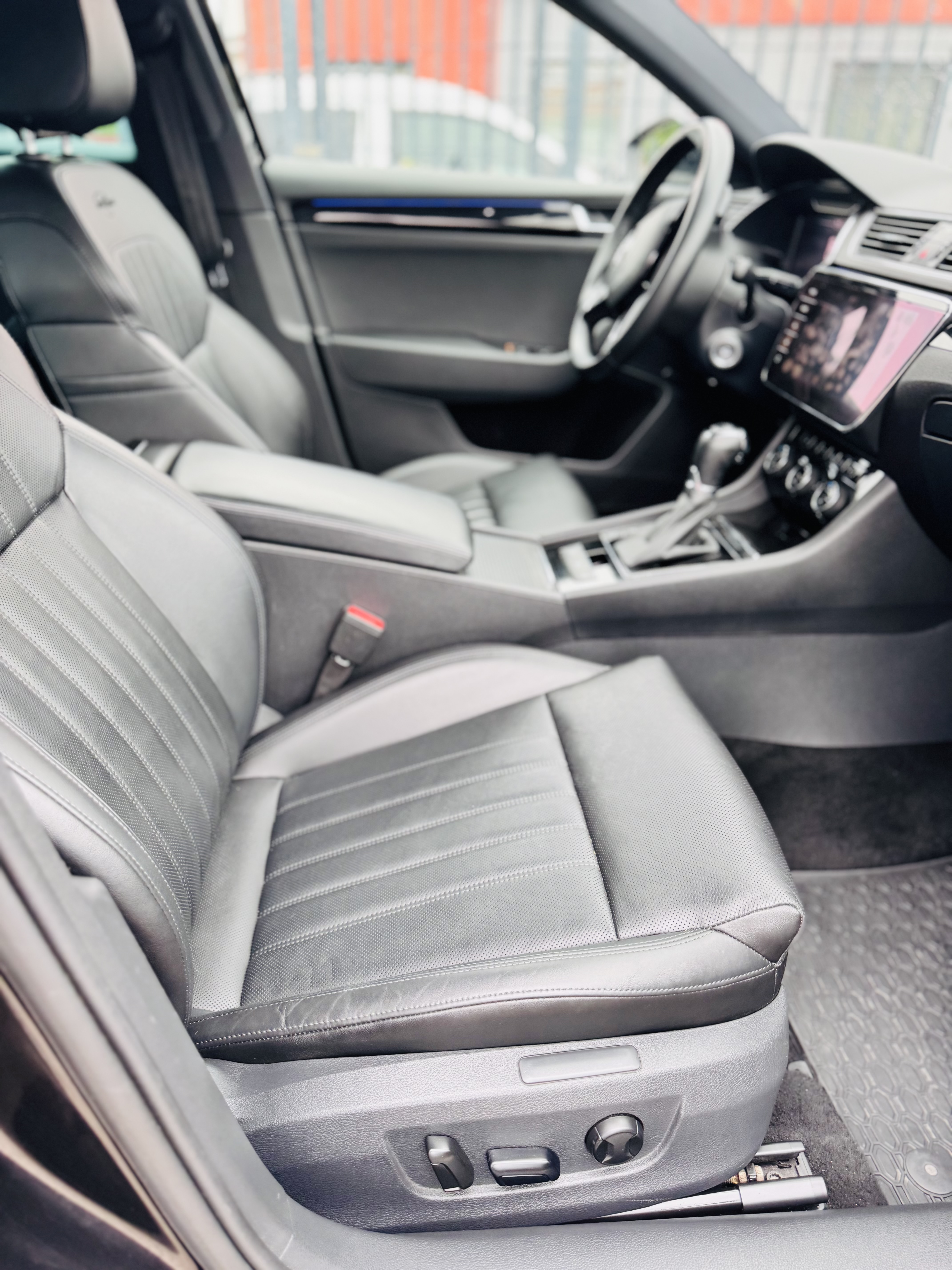 Škoda Superb 9