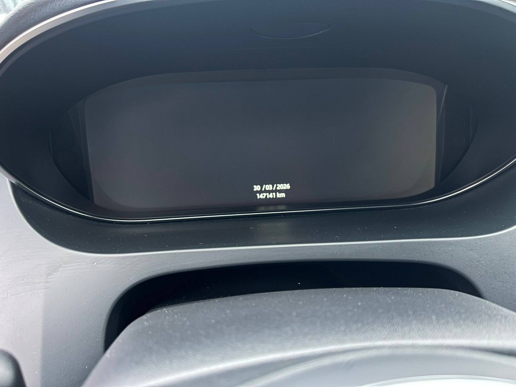 Jaguar E-Pace R-Dynamic 11