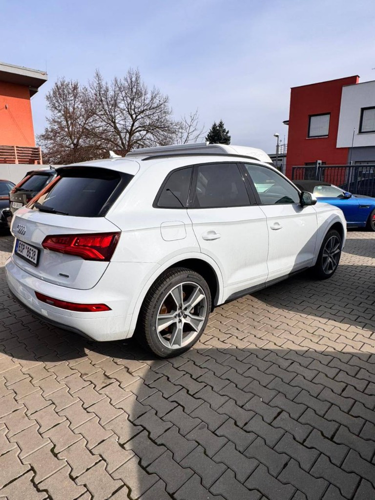 Audi Q5 quattro 2