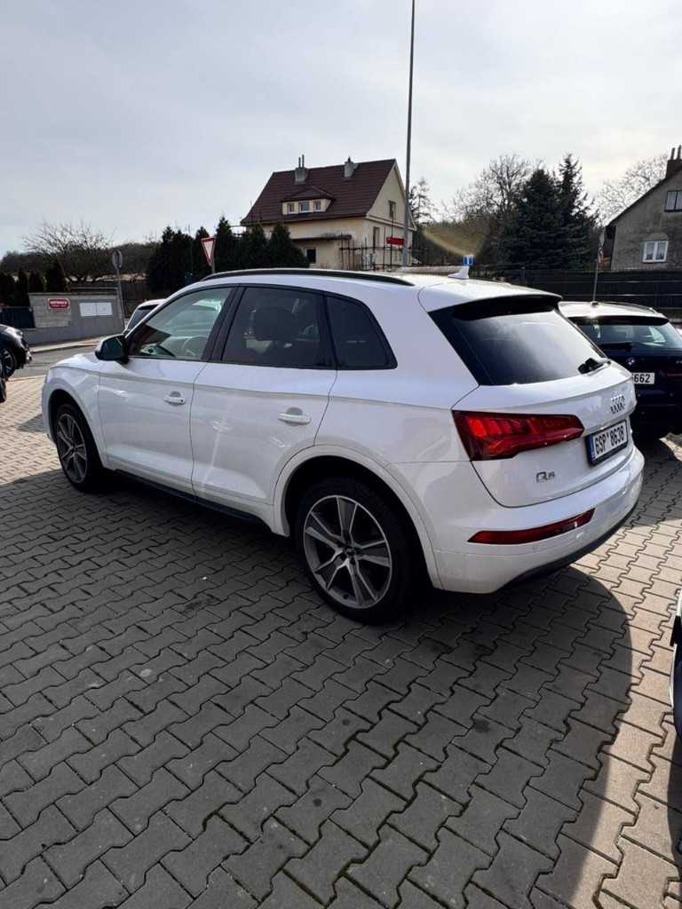Audi Q5 quattro 7