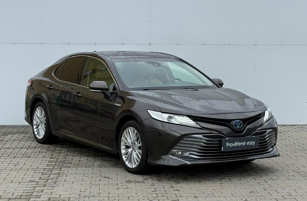 Toyota Camry 2.5 Hybrid 2019 6