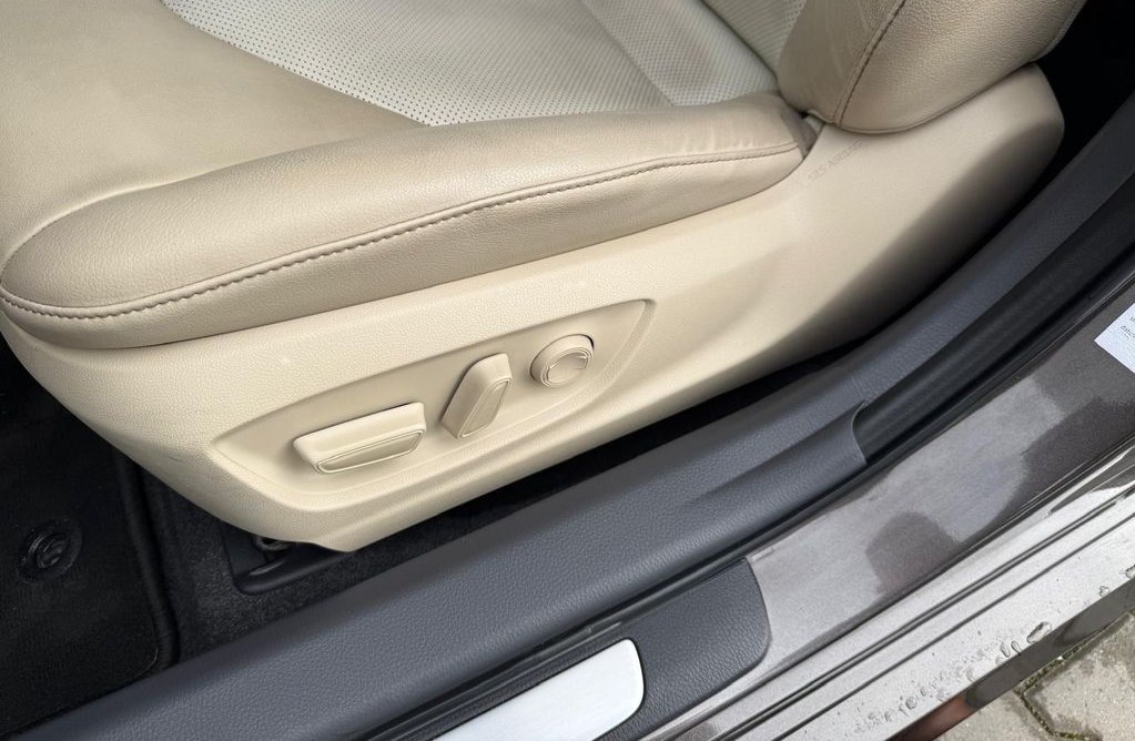 Toyota Camry 2.5 Hybrid 2019 14