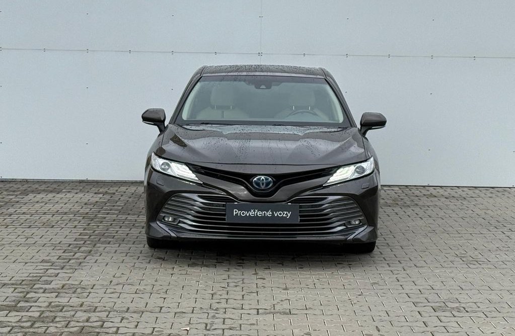 Toyota Camry 2.5 Hybrid 2019 4