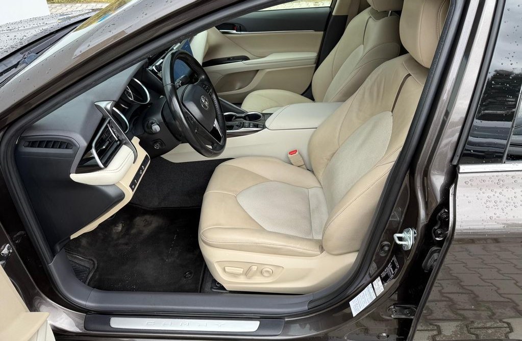 Toyota Camry 2.5 Hybrid 2019 11