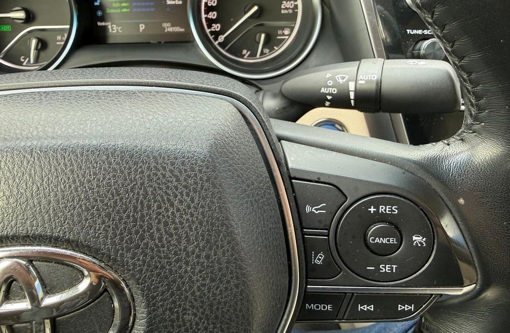 Toyota Camry 2.5 Hybrid 2019 18