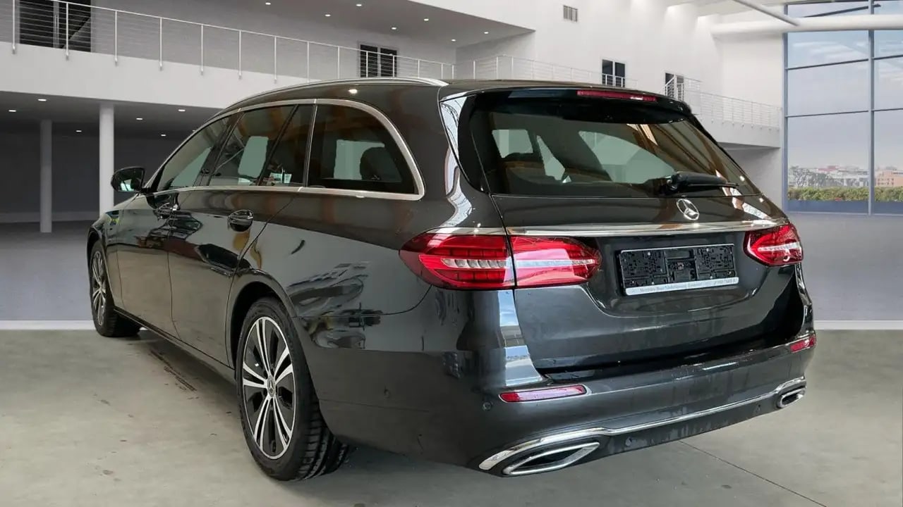 Mercedes-Benz E 400 d ALLRAD SDACH*STHZG*AHK*Kamera*LED*18 3