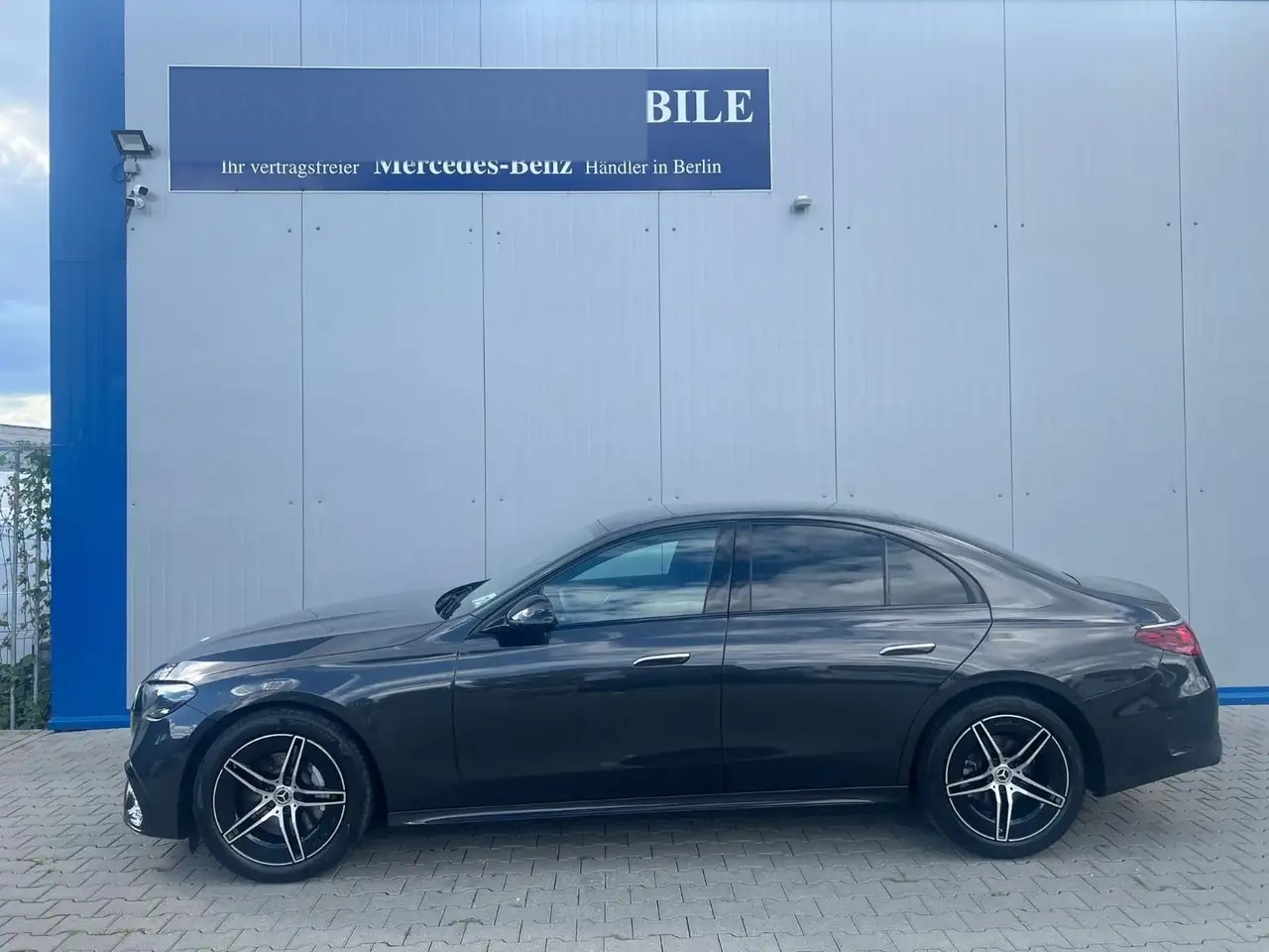 Mercedes-Benz E 200 AMG-LINE NIGHT-PAK 9G-TR KAMERA KEYLESS-GO 4
