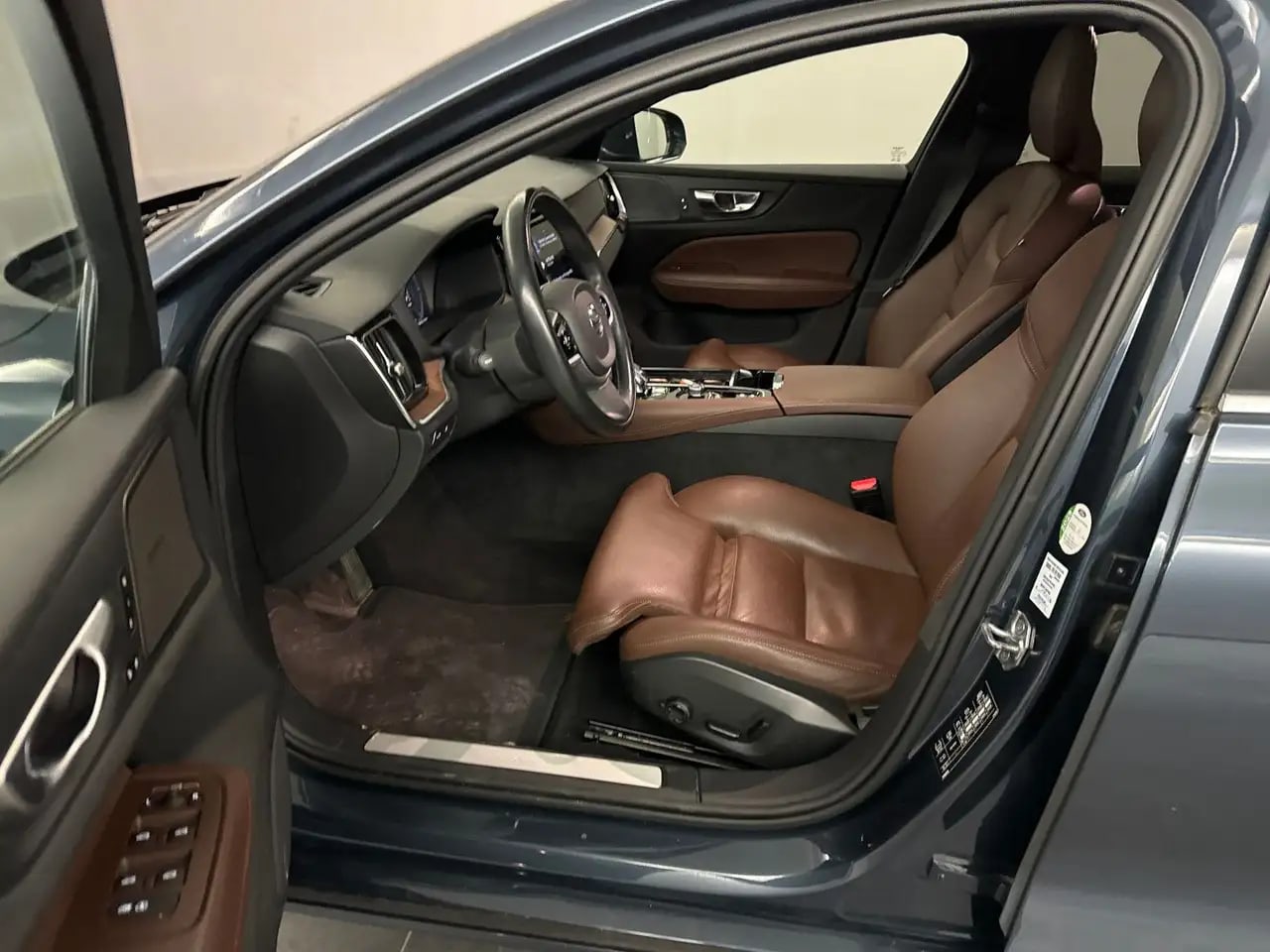 Volvo V60 Inscription PlHybrid AW Sdach*Leder*360*H&K 7