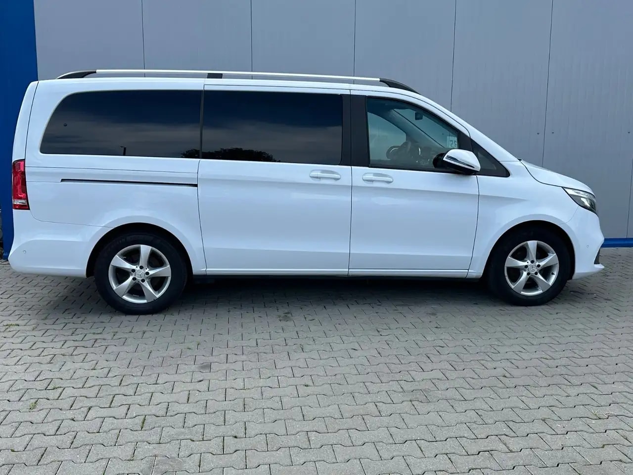 Mercedes-Benz V 220 LANG 9G-TR WEBASTO NAVI MBUX KAMERA 7-SITZ 6