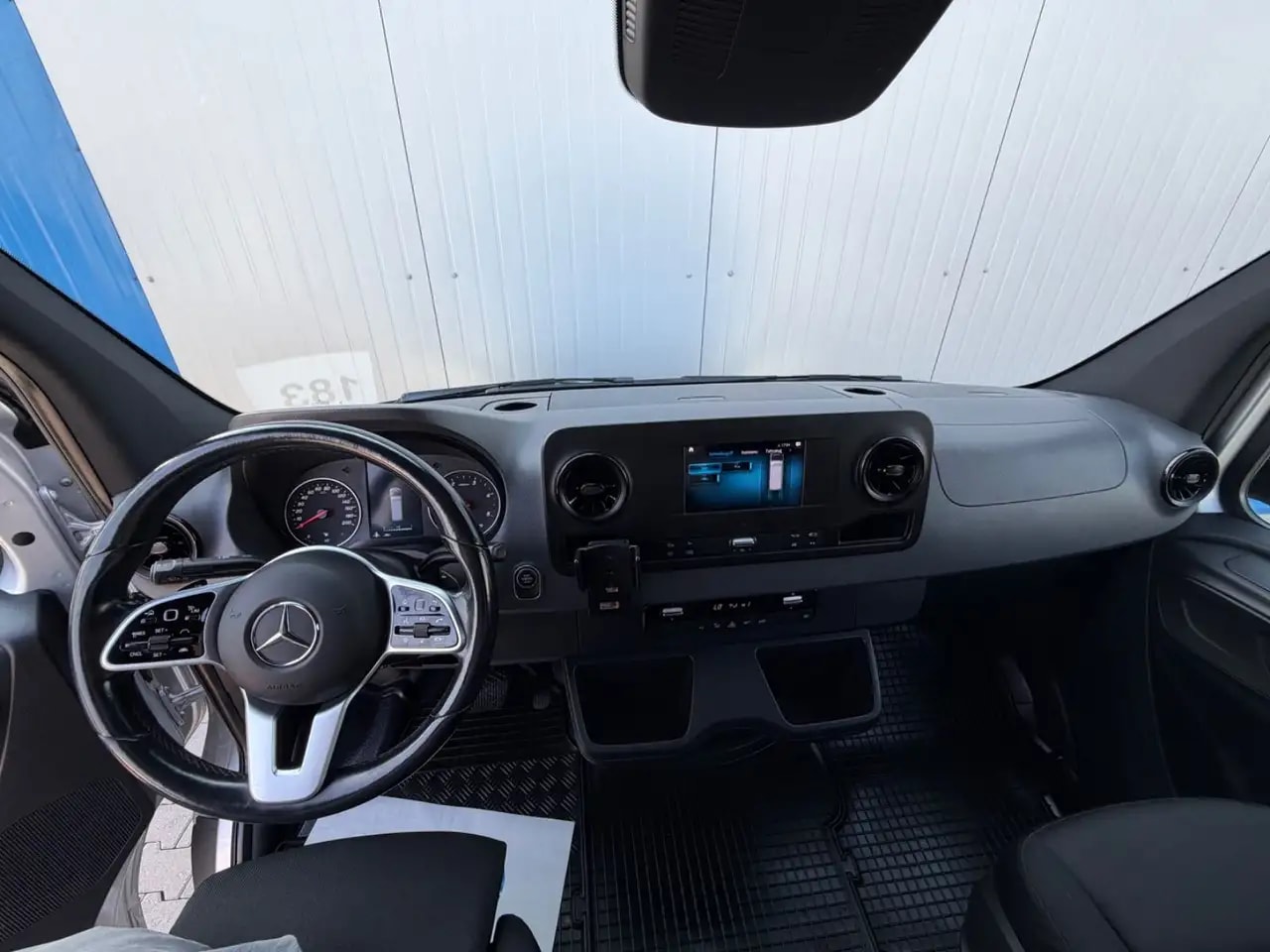 Mercedes-Benz Sprinter 314 AUTOMATIK NAVI TOTWINKEL KAMERA LED 19