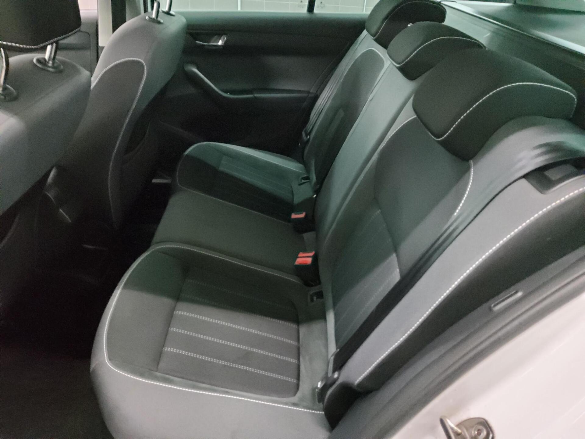 Skoda Fabia Kombi 1.0 TSI Style Navi PDC SHZ 13