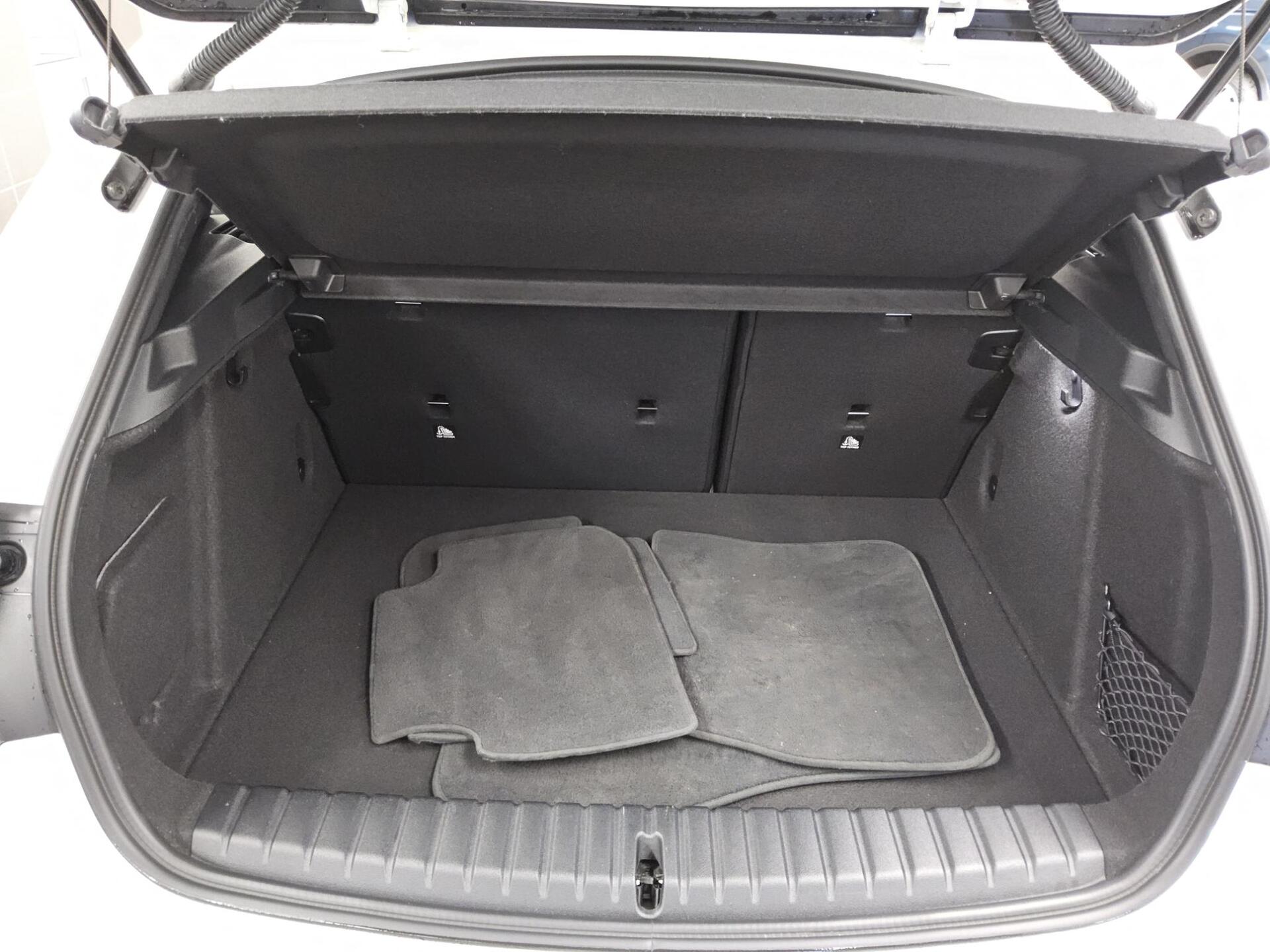 BMW 118dA M-Sport Navi LC Pro LED Kamera 13