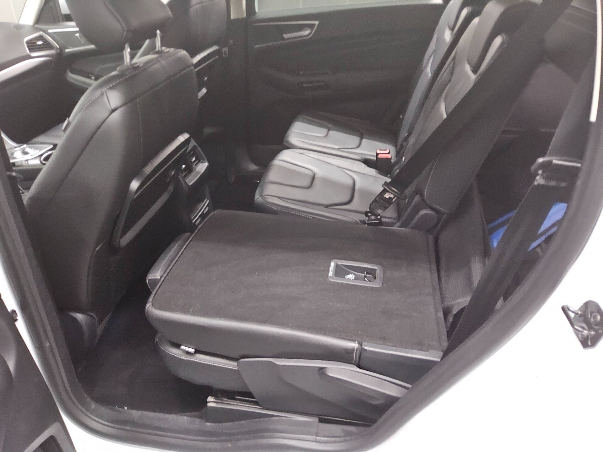 Ford S-Max 2.0 EB Titanium Leder Navi LED Kamera ACC 12