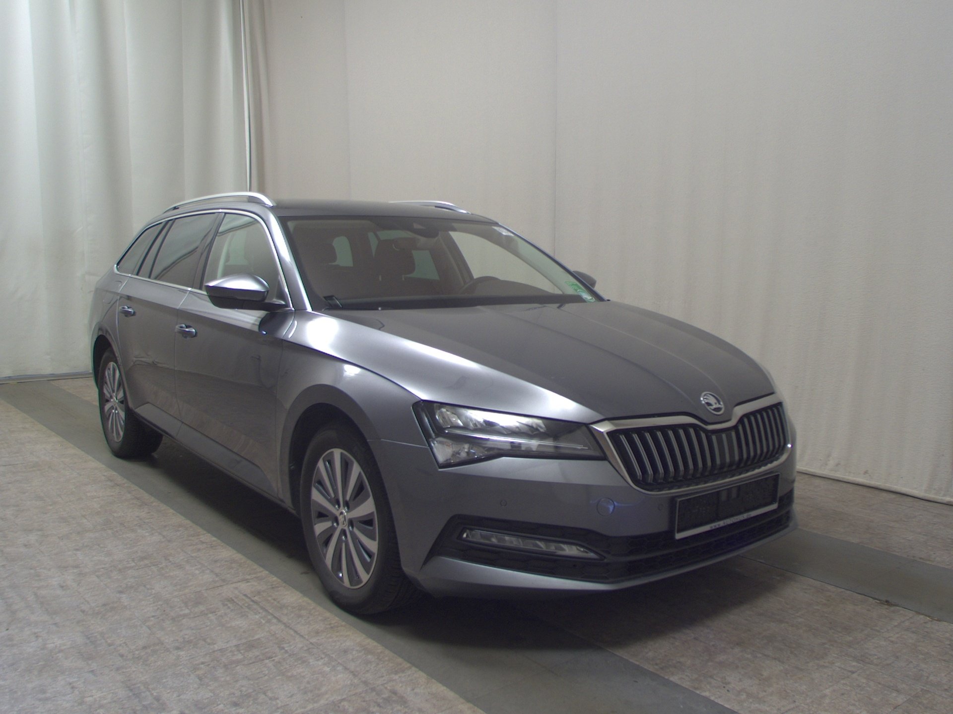 Skoda Superb Kombi 2.0 TDI Ambition Navi LED vc ACC 3