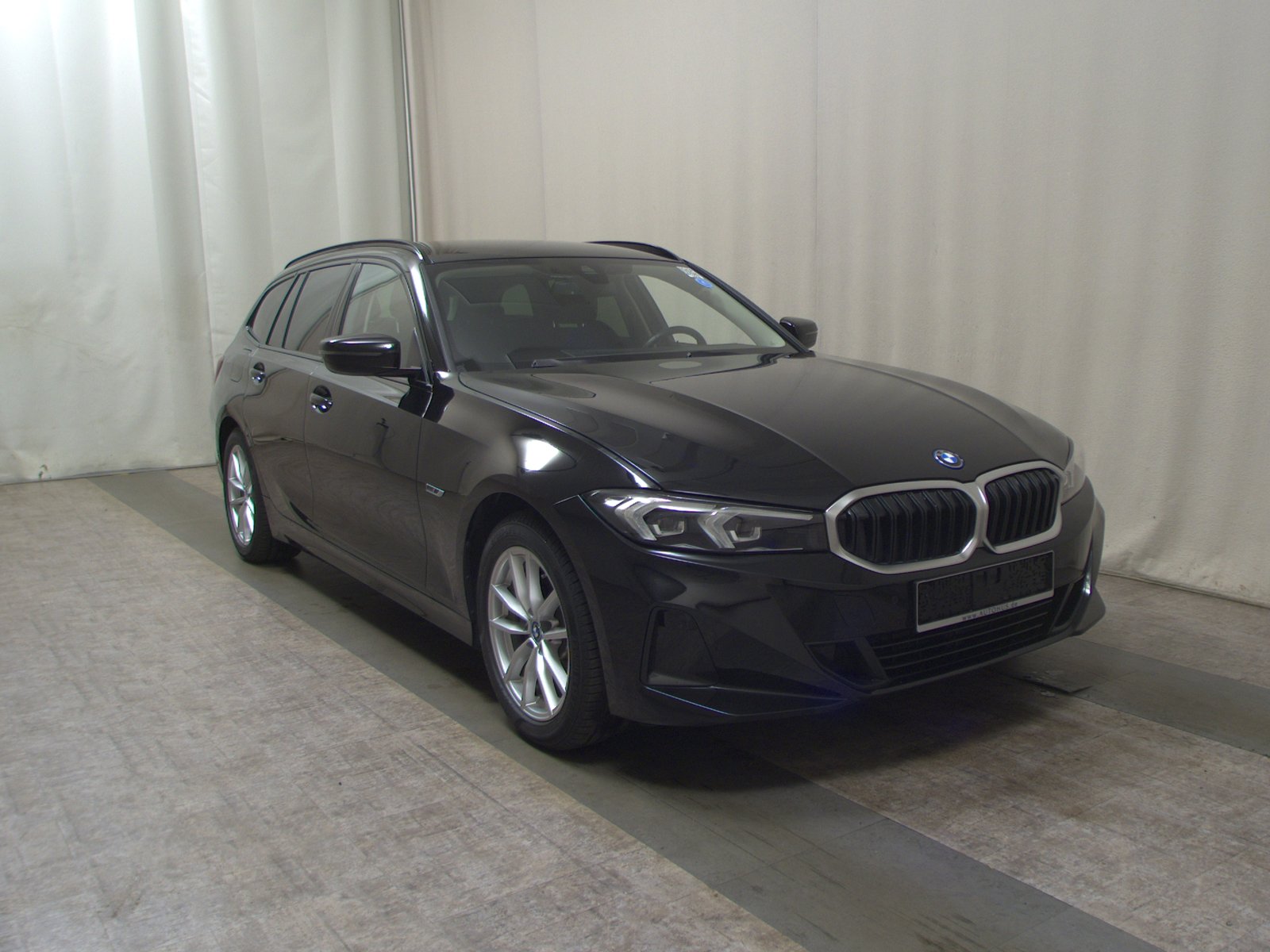 BMW 320e Touring Sport-Line Shz 3
