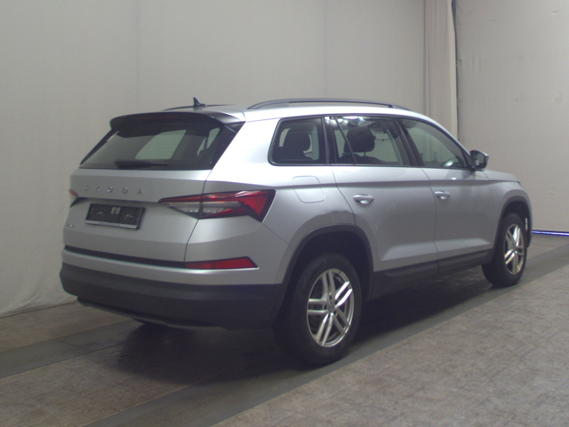 Skoda Kodiaq 2.0 TDI Active Navi LED AHK PDC Shz BT 4