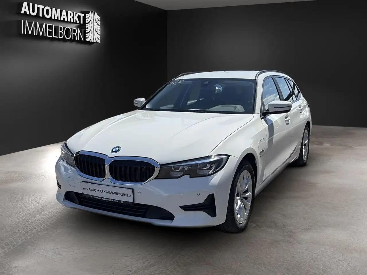 BMW 320 e xDrive Advantage AHK*Kamera*LED*SOH94% 3