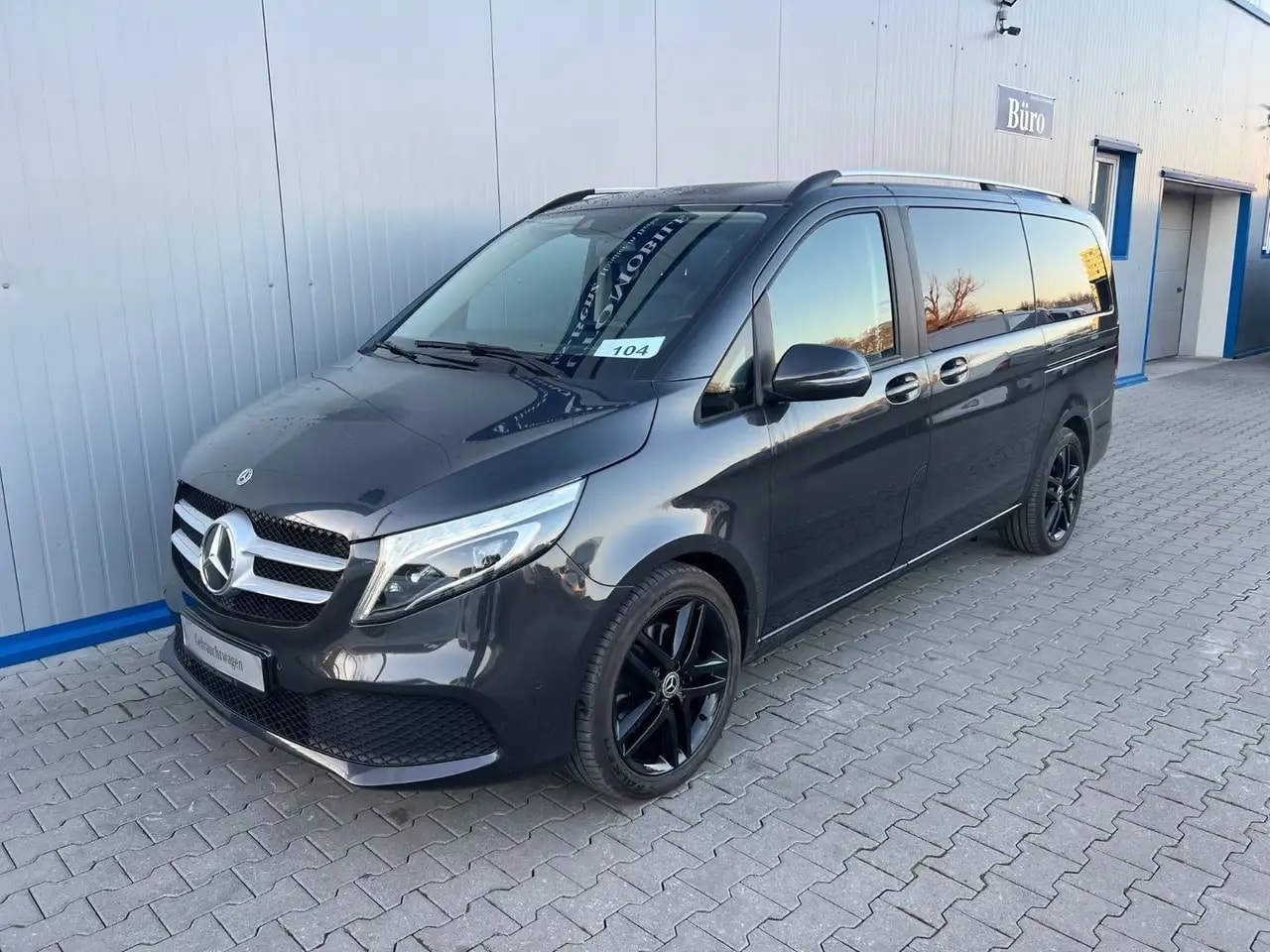 Mercedes-Benz V 300 LANG AIRMATIC PANO LIEGEPAKET EL.TÜREN AHK