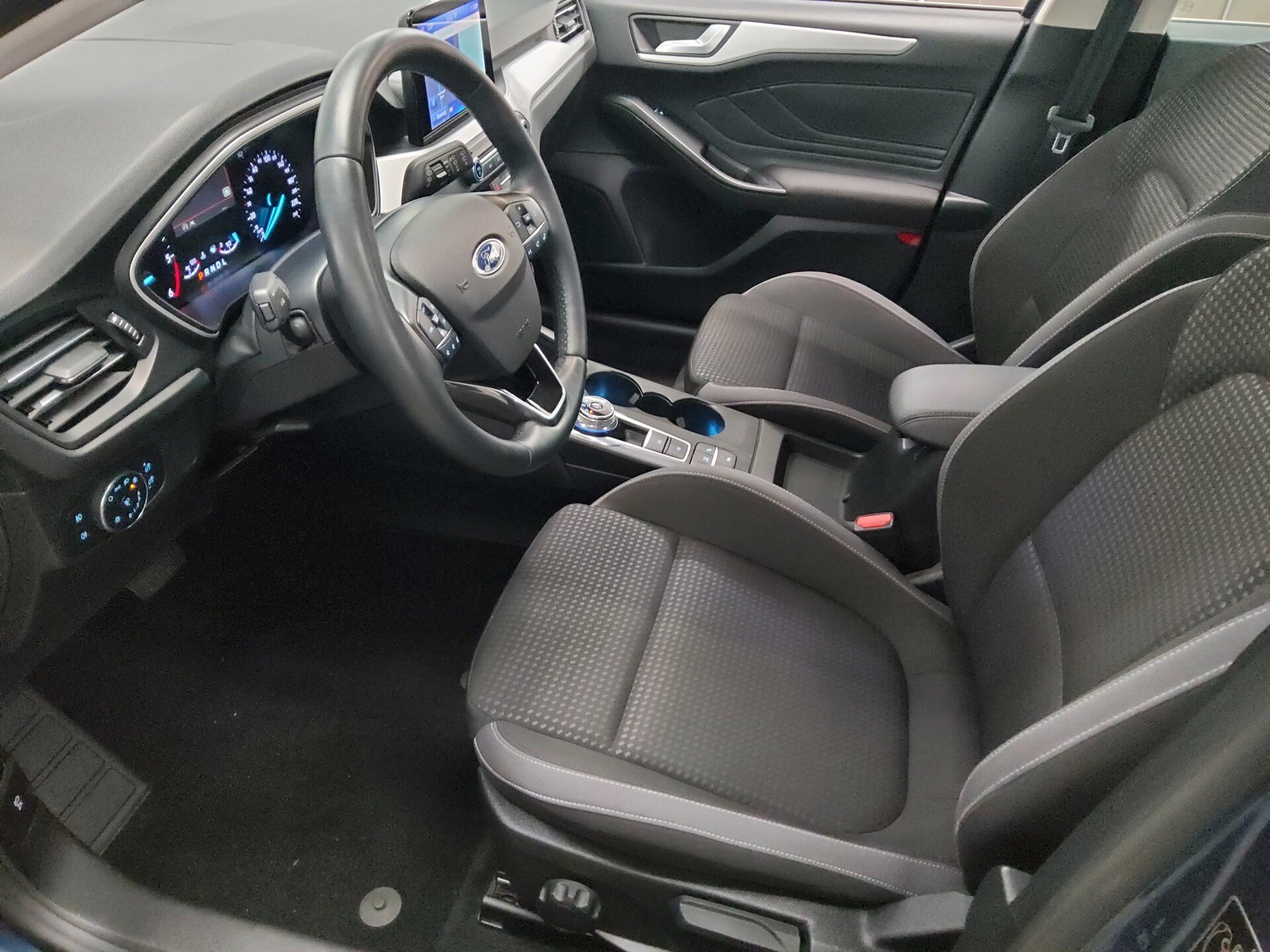 Ford Focus 1.5 EB Cool&Connect Navi LED RFK PDC 8