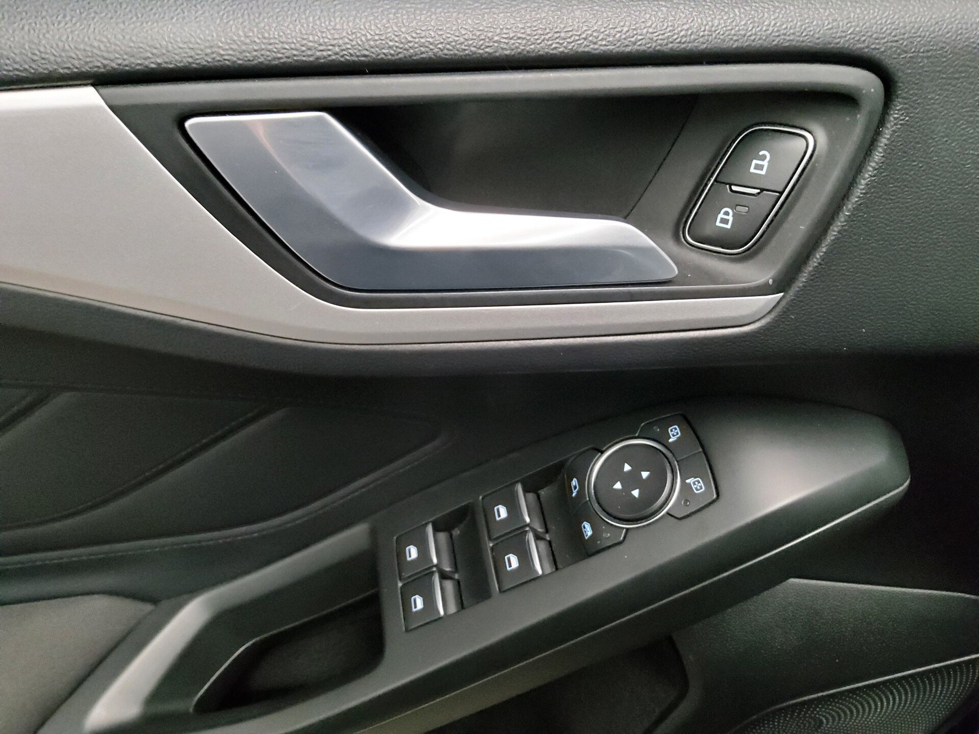 Ford Focus 1.5 EB Cool&Connect Navi LED RFK PDC 9