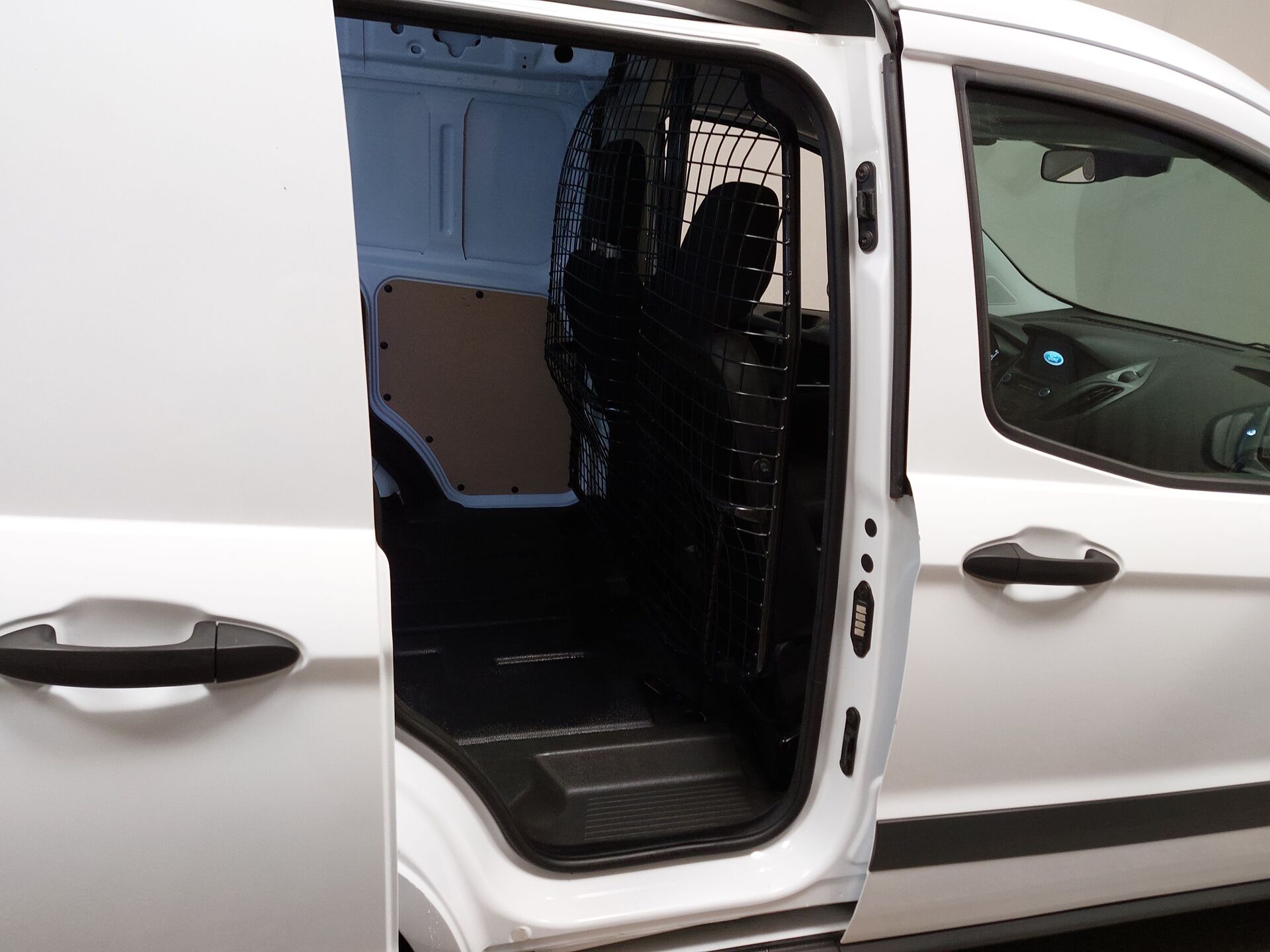 Ford Transit Courier 1.0 EB Trend Navi PDC 14