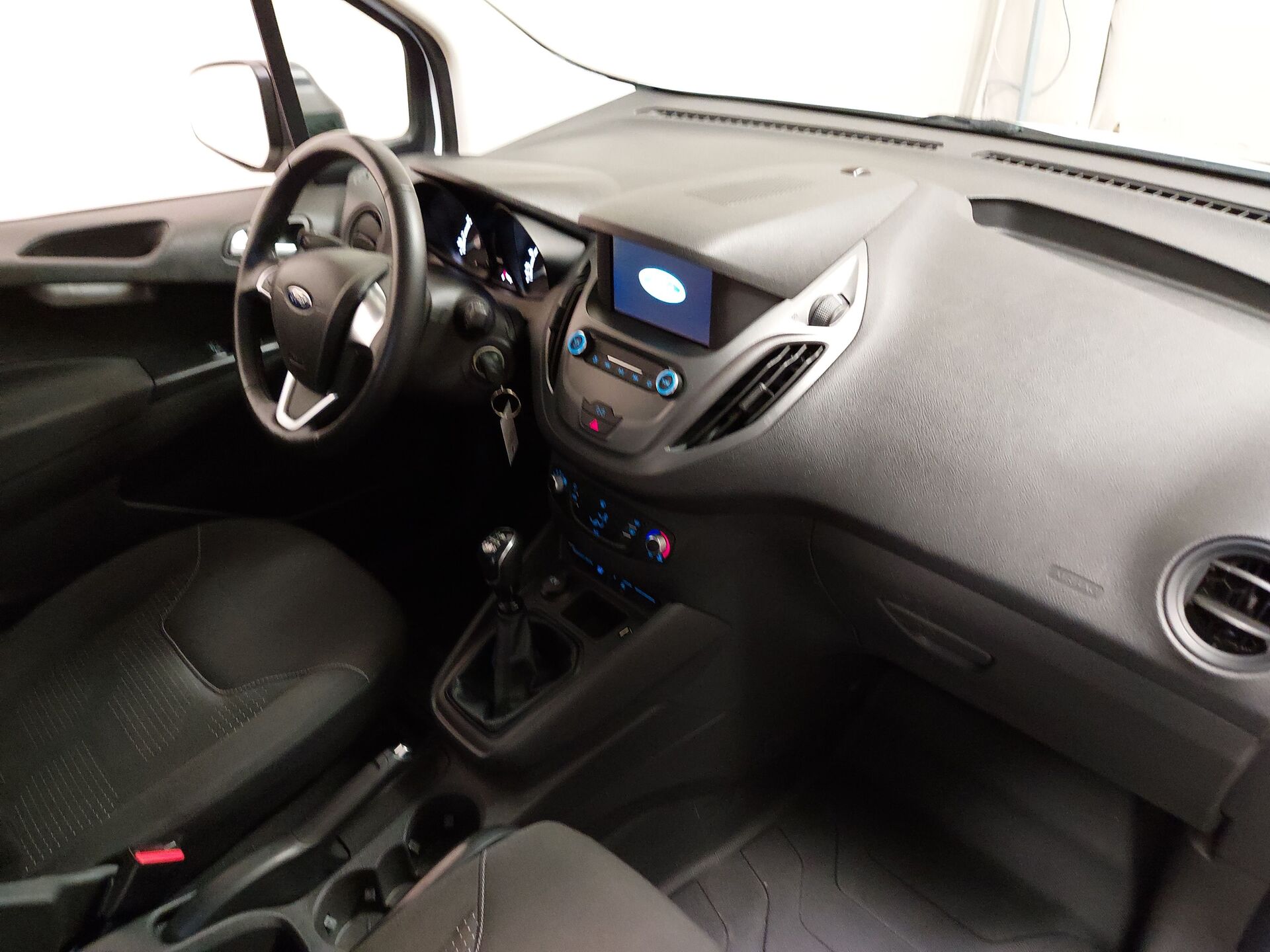 Ford Transit Courier 1.0 EB Trend Navi PDC 12