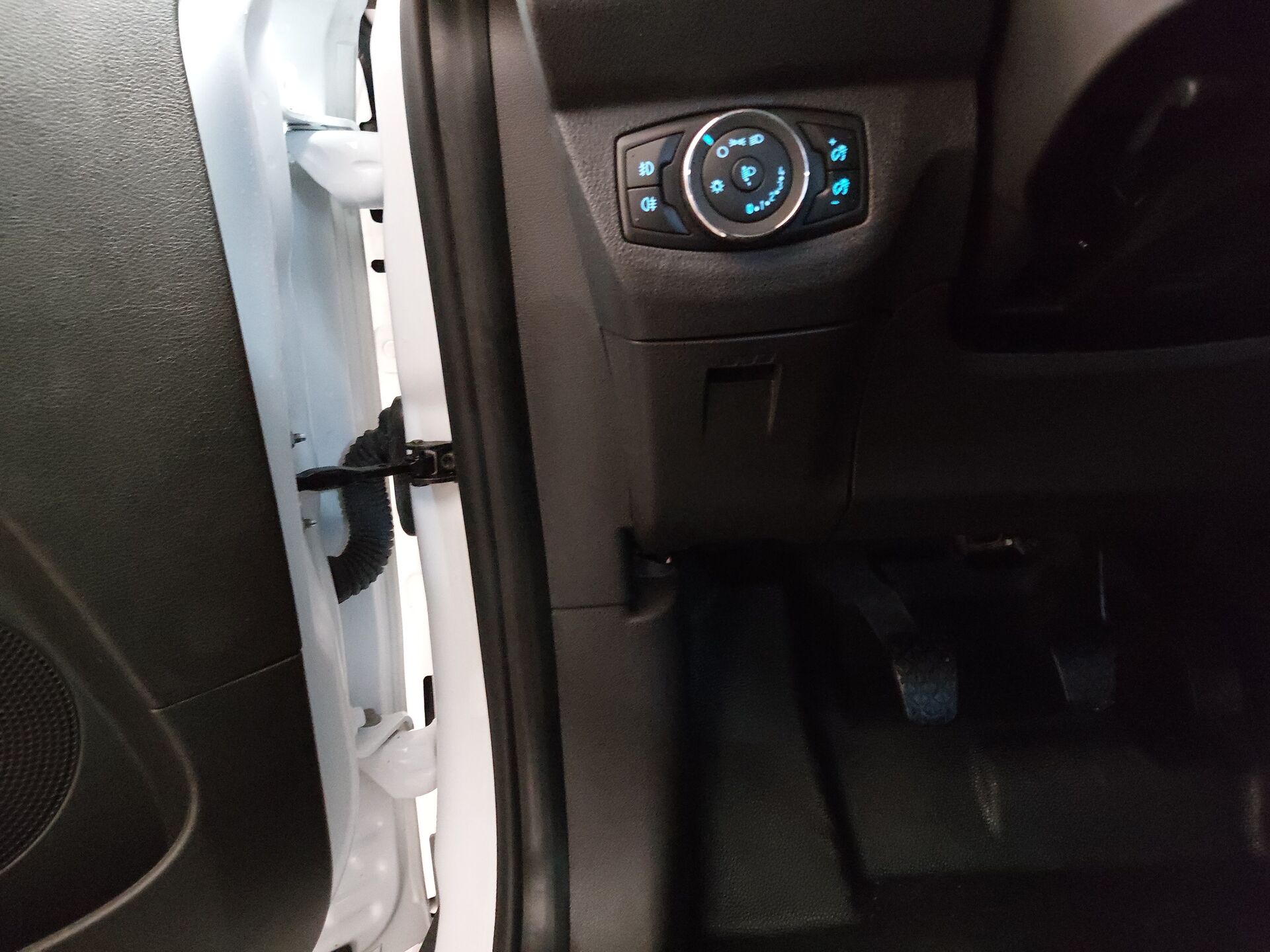Ford Transit Courier 1.0 EB Trend Navi PDC 9