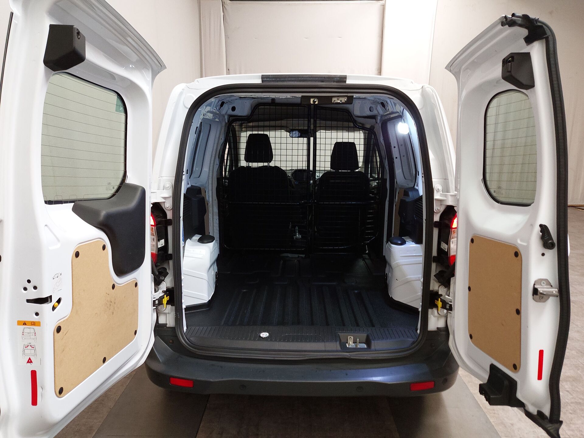 Ford Transit Courier 1.0 EB Trend Navi PDC 15