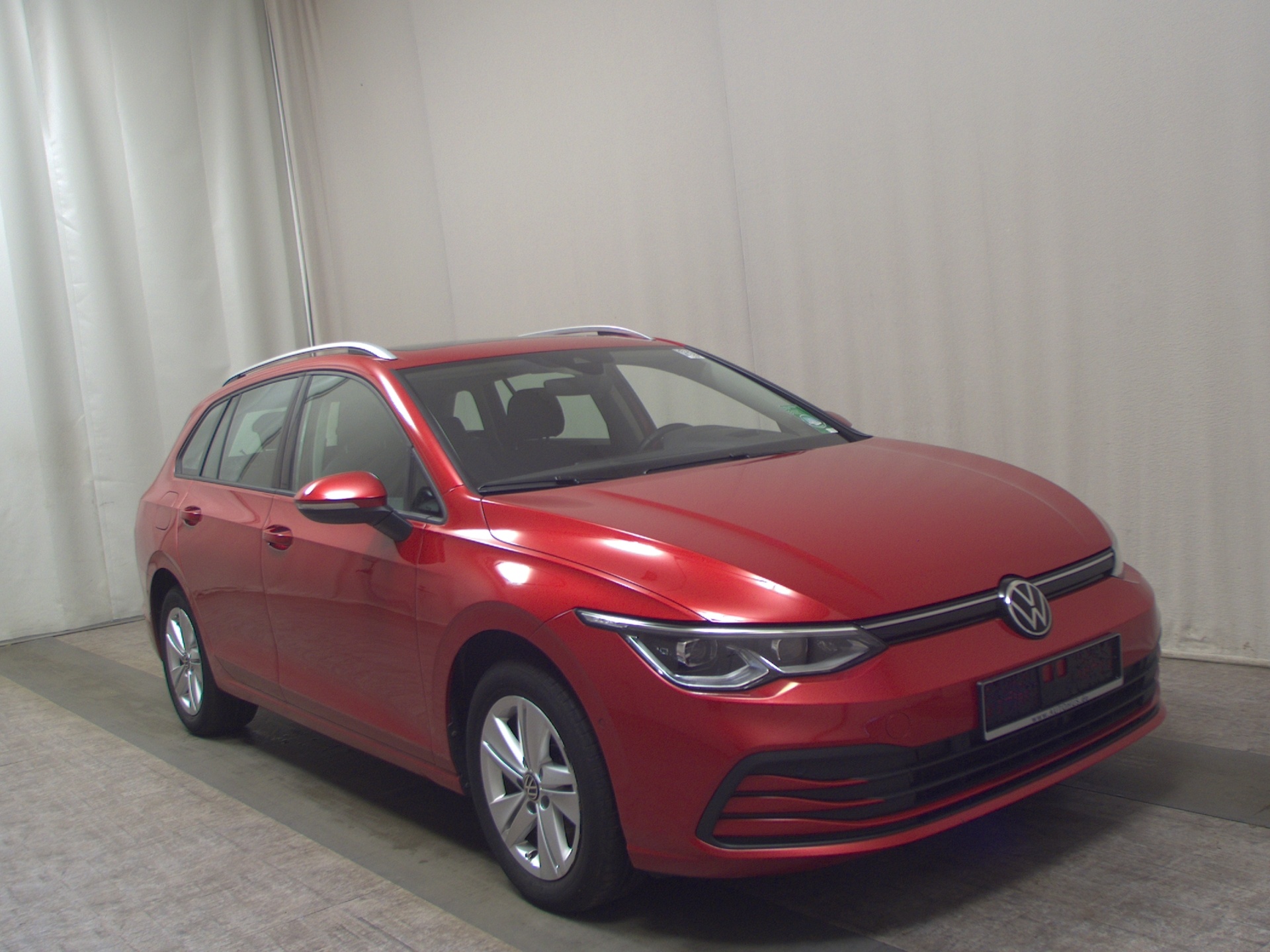 Volkswagen Golf-8 Var. 2.0 TDI Life Navi Matrix Pano StHzg 3