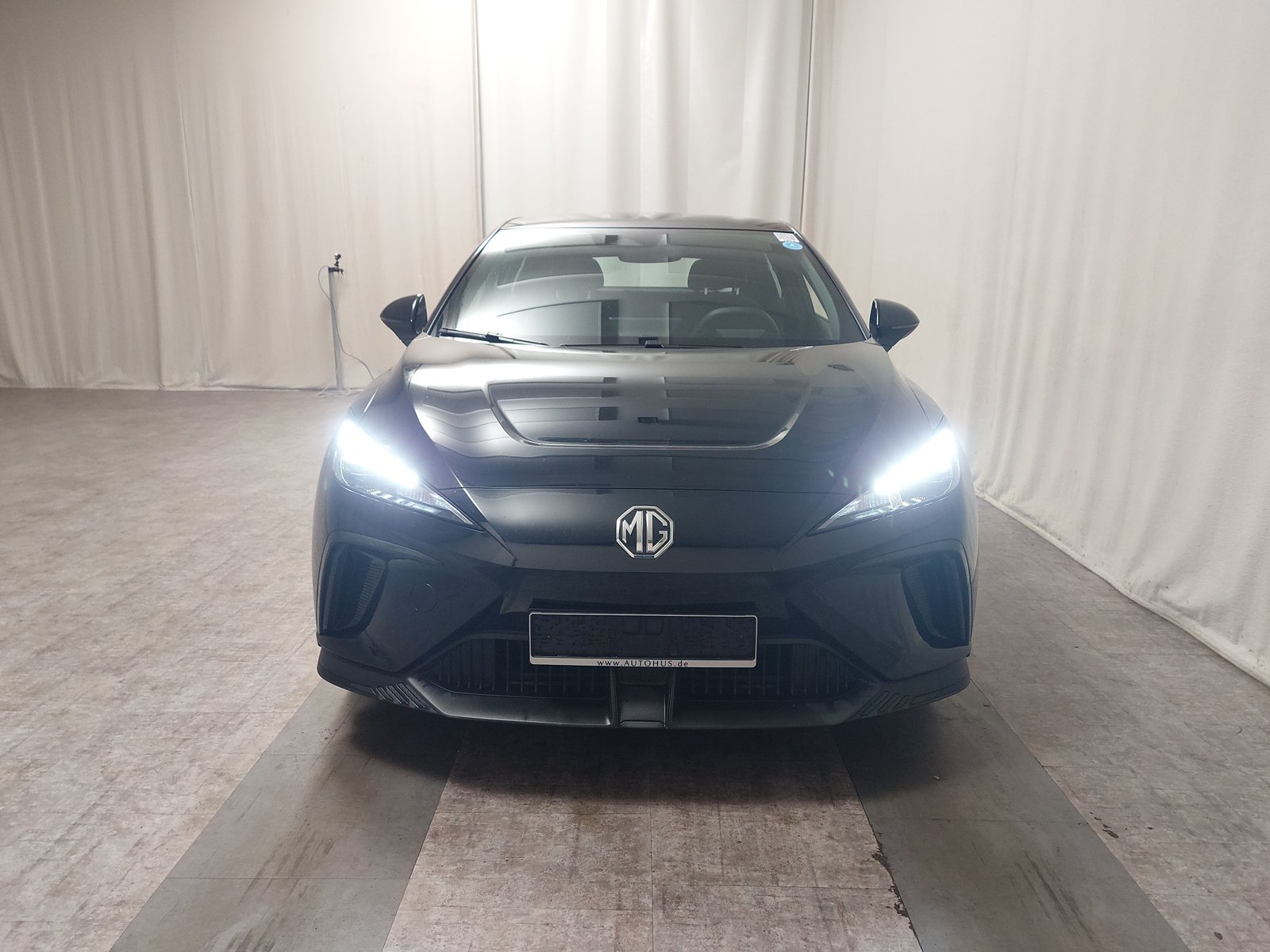 MG MG4 51 kWh Standard LED SHZ PDC 9