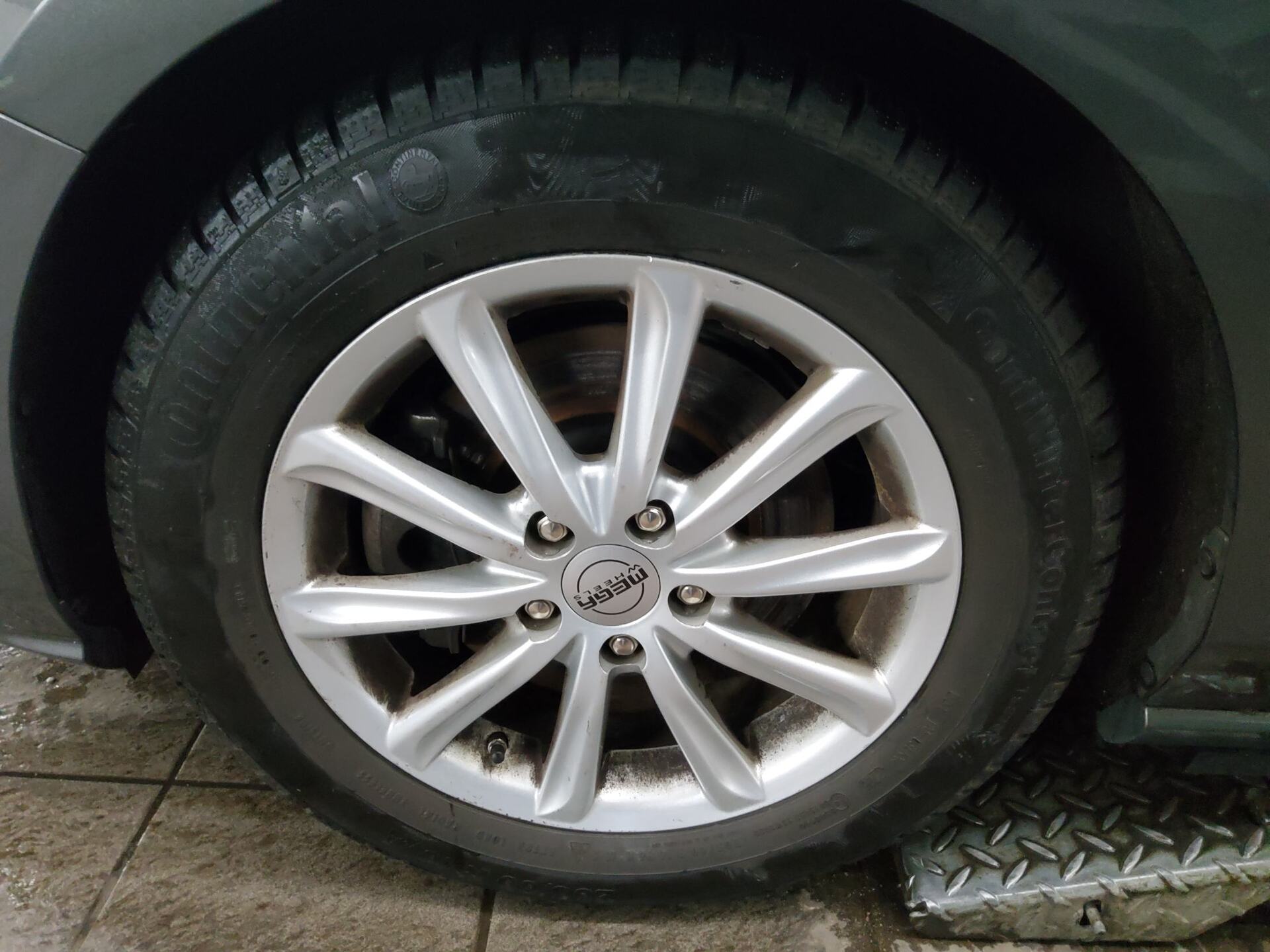 Ford Focus Turnier 1.5 EB ST-Line Navi LED PDC Shz 10
