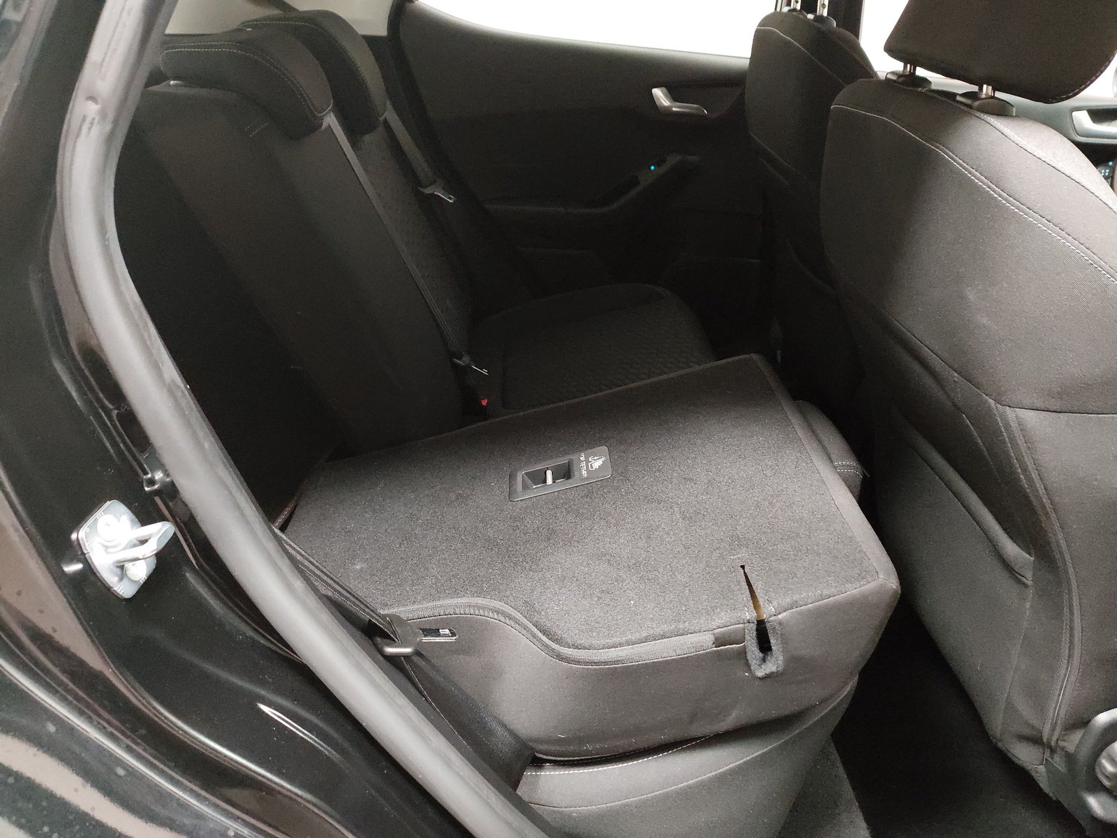 Ford Fiesta 1.0 EB Titanium NAVI LED SHZ PDC 11