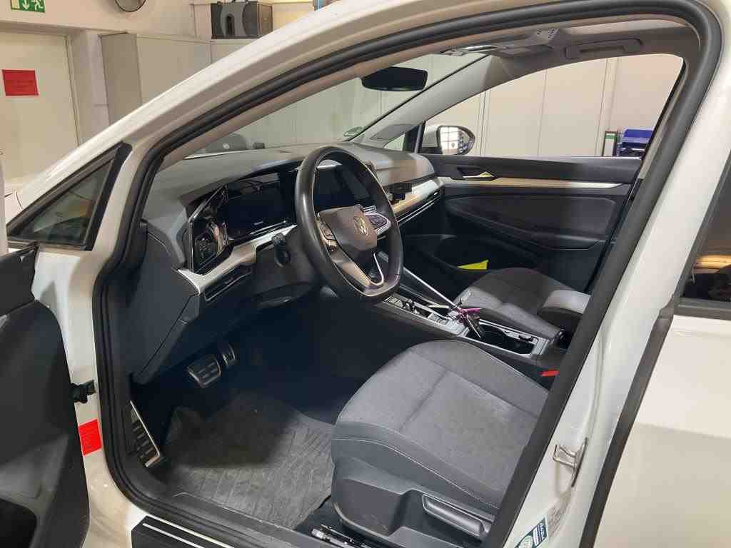 Volkswagen Golf-8 Variant Golf-8 Var. 2.0 TDI Move Pano AHK H/K Sthzg 6