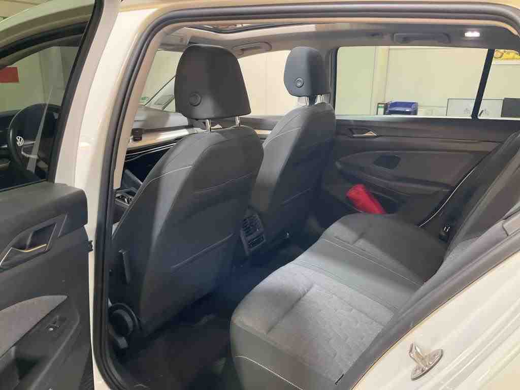 Volkswagen Golf-8 Variant Golf-8 Var. 2.0 TDI Move Pano AHK H/K Sthzg 7