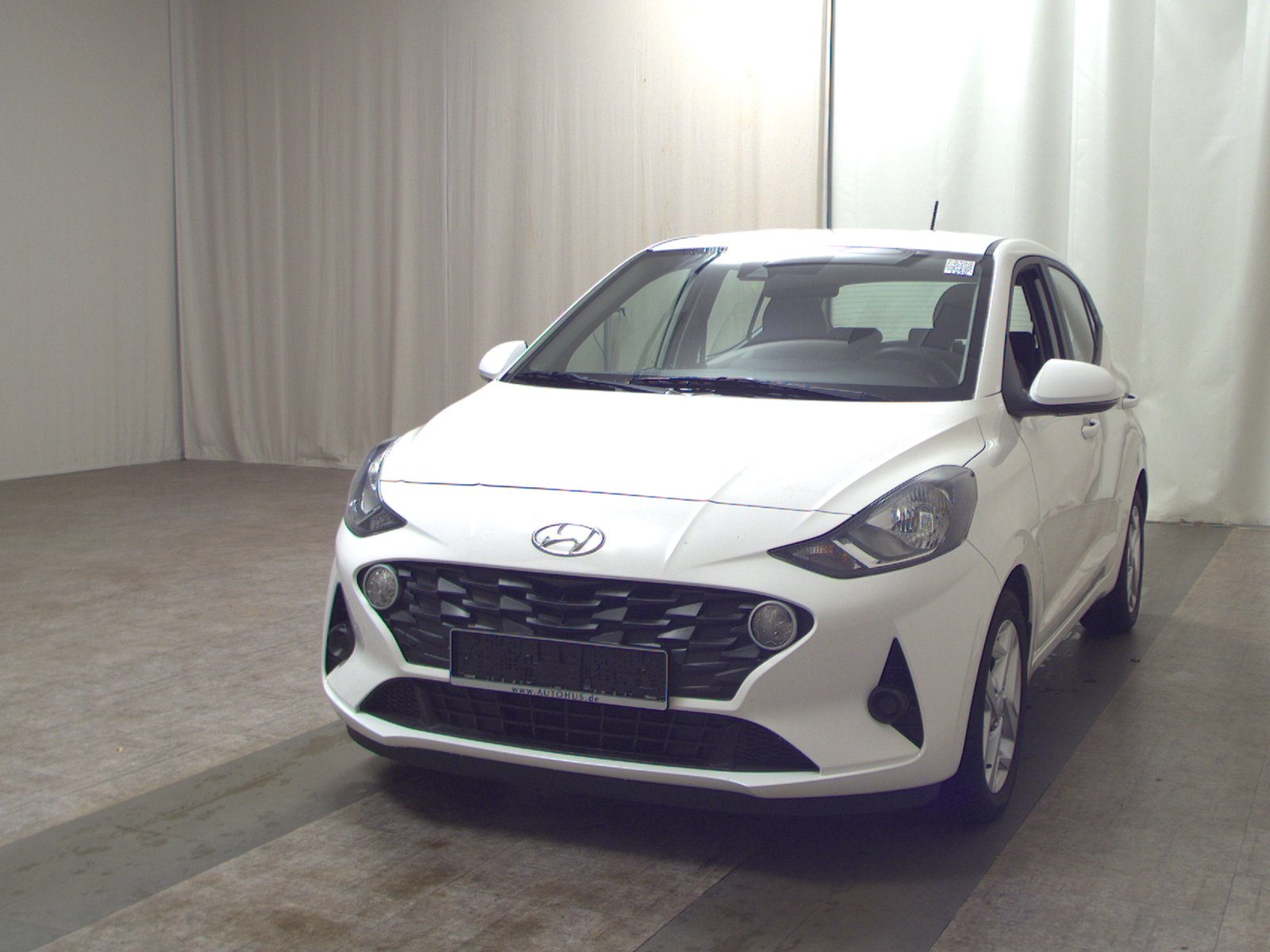 Hyundai i10 1.0 Trend CarPlay PDC Shz 2