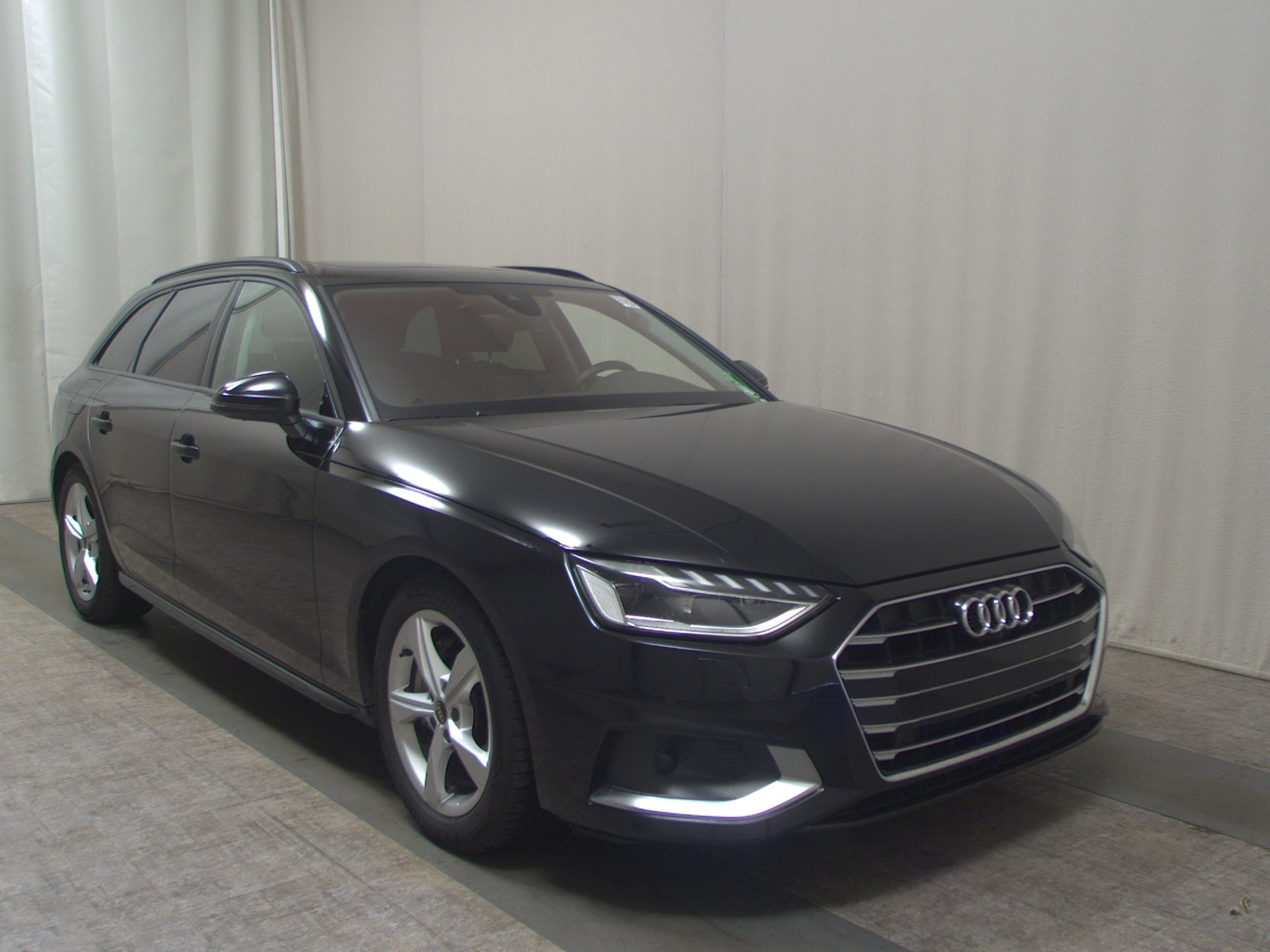 Audi A4 Avant 40 TDI advanced Navi LED Pano AHK RfK 3