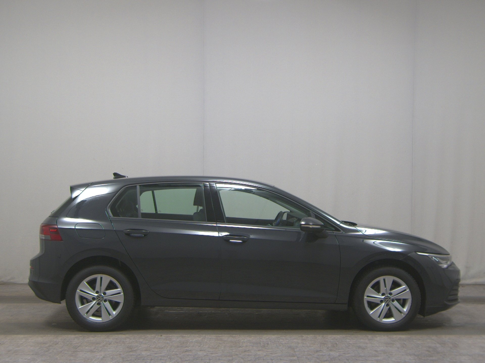 Volkswagen Golf-8 2.0 TDI Life Navi LED AID ACC PDC