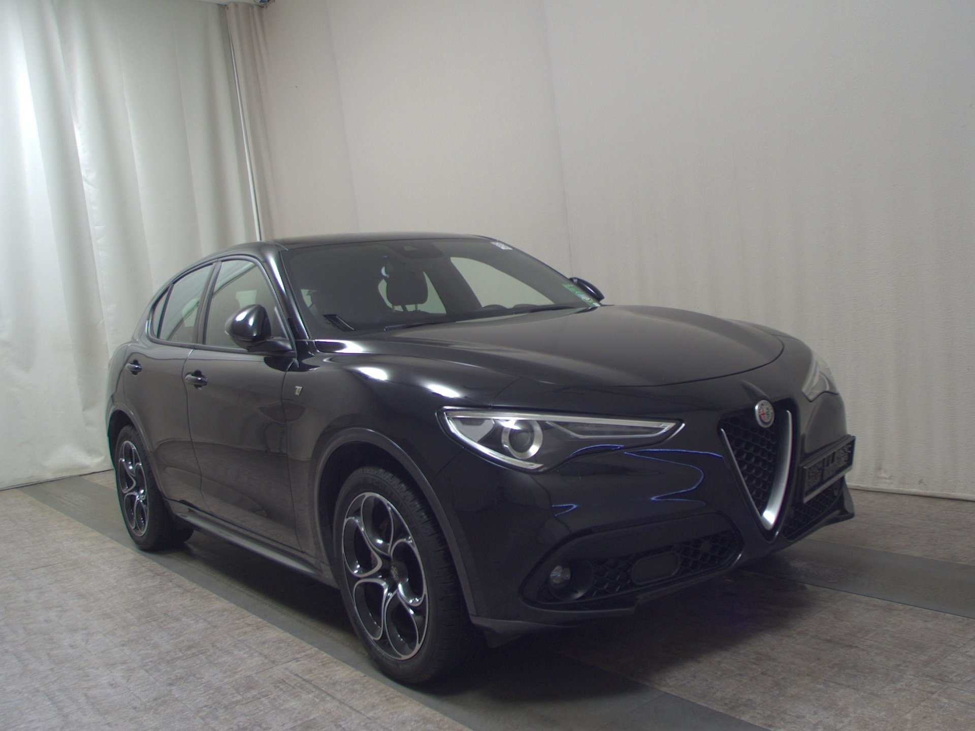 Alfa Romeo Stelvio 2.2 JTDM Leder Navi Xenon RfK PDC Shz 3