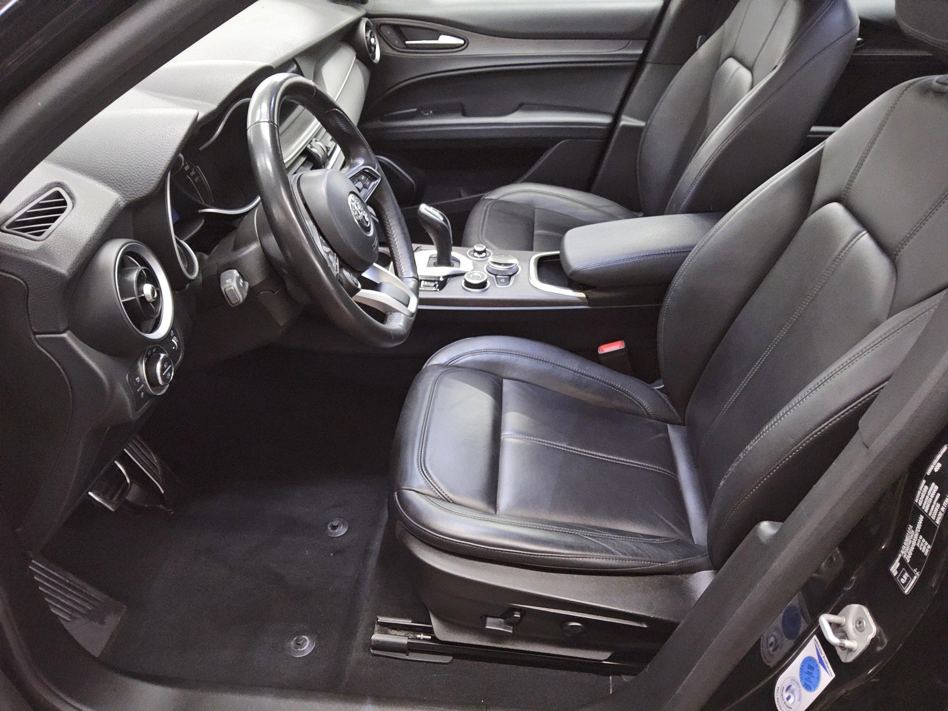 Alfa Romeo Stelvio 2.2 JTDM Leder Navi Xenon RfK PDC Shz 8
