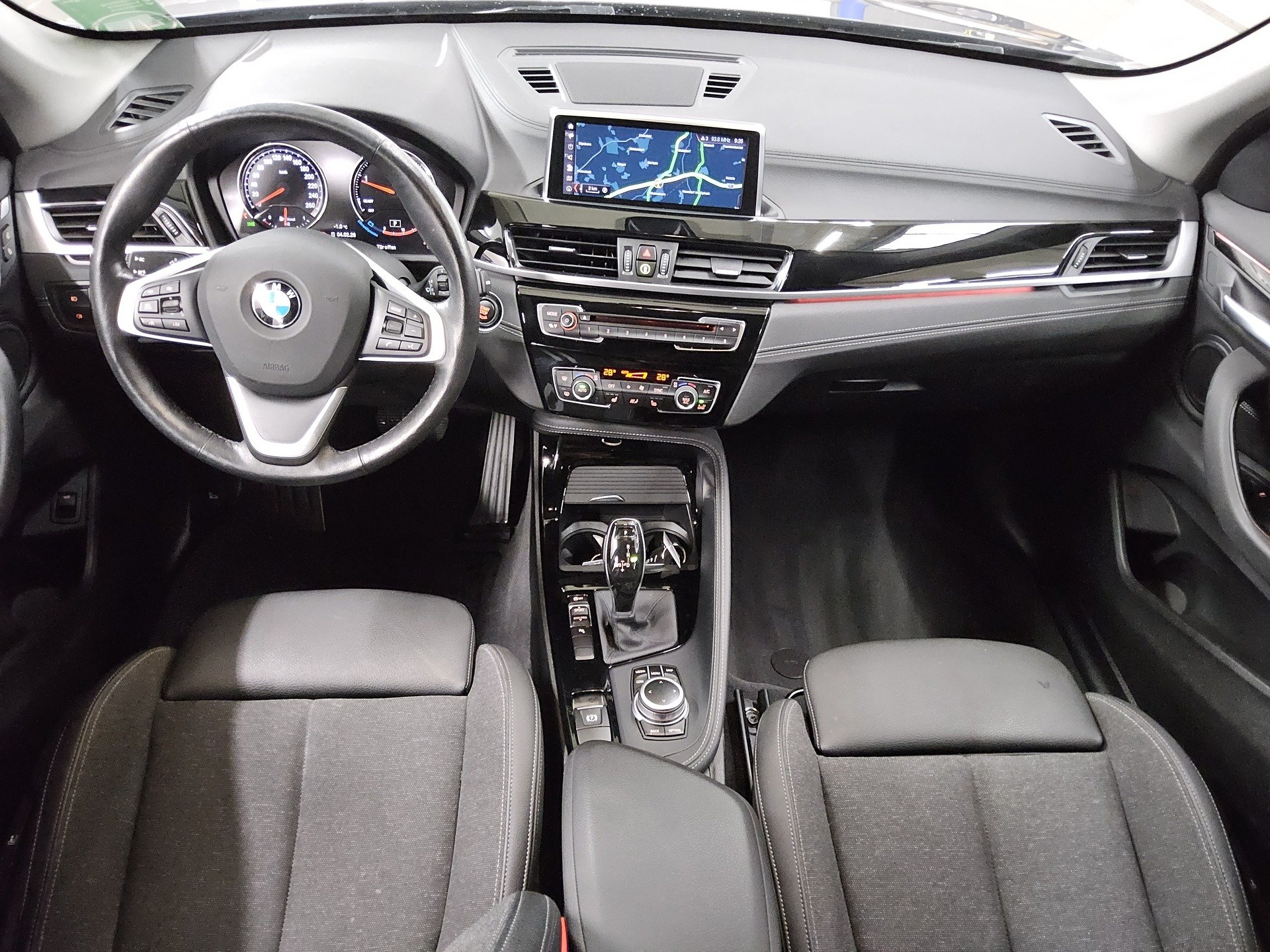 BMW X1 sDrive20d Sport-Line Navi LED HiFi RfK AHK 5