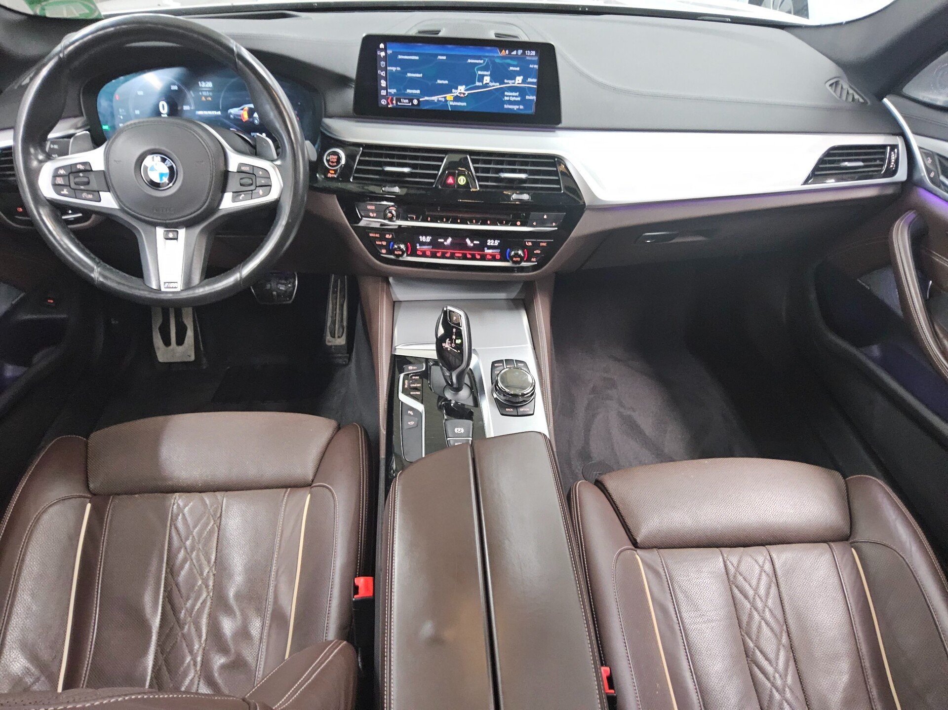 BMW M550 Touring xDr Navi LED Leder HuD Bowers Pano 5